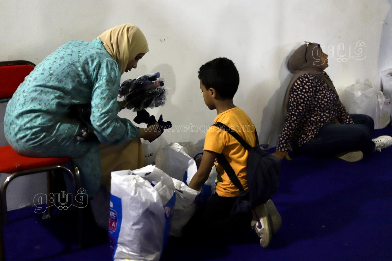 يودعون الإجازة الكبيرة.. رحلة الأبناء والأباء في معرض أهلا مدارس 2022 (53)