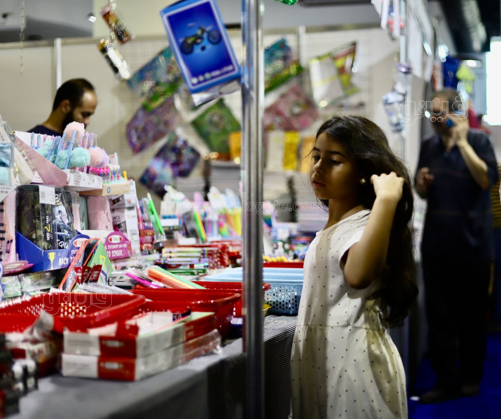 يودعون الإجازة الكبيرة.. رحلة الأبناء والأباء في معرض أهلا مدارس 2022 (55)