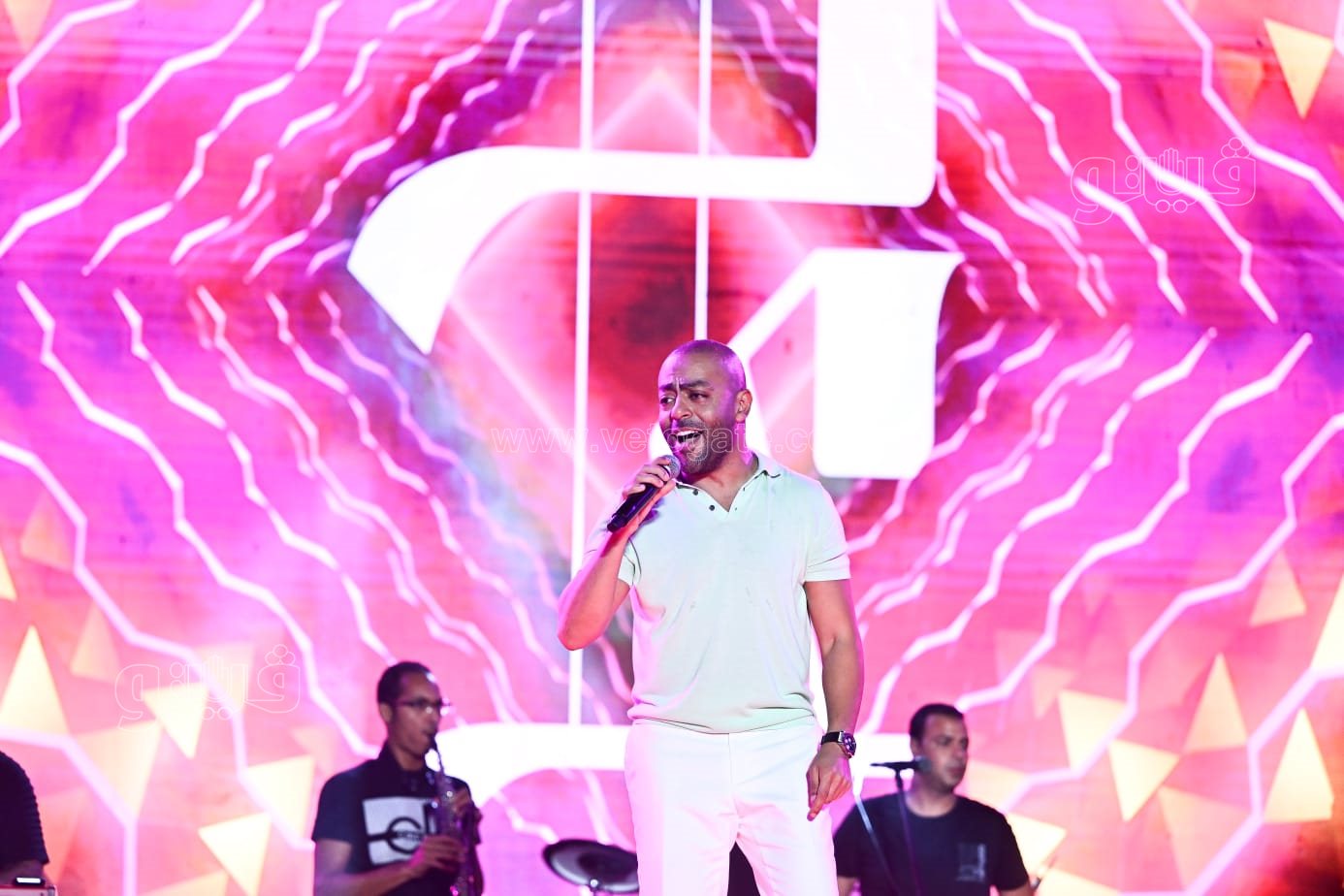  تامر عاشور يتألق في حفل خرجي الخدمة الاجتماعية بالإسكندرية (47)