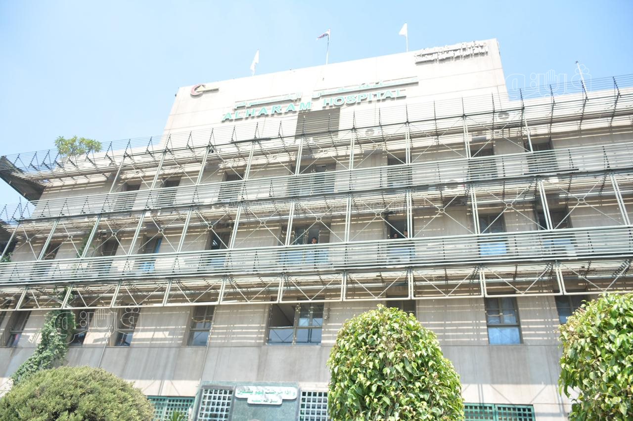 وزير الصحة يتفقد مستشفى الهرم التخصصي.. ويوجه بتطوير معامل مدارس التمريض (3)