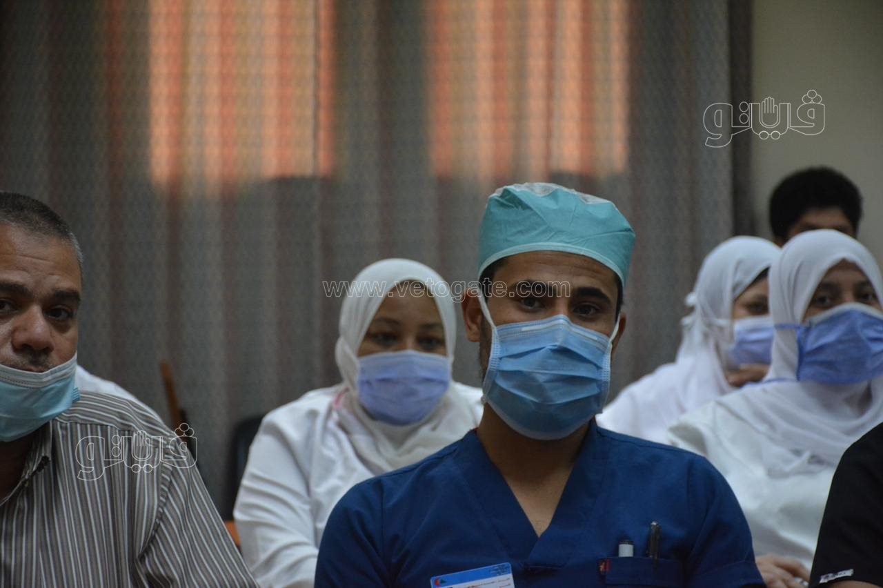 وزير الصحة يتفقد مستشفى الهرم التخصصي.. ويوجه بتطوير معامل مدارس التمريض (18)