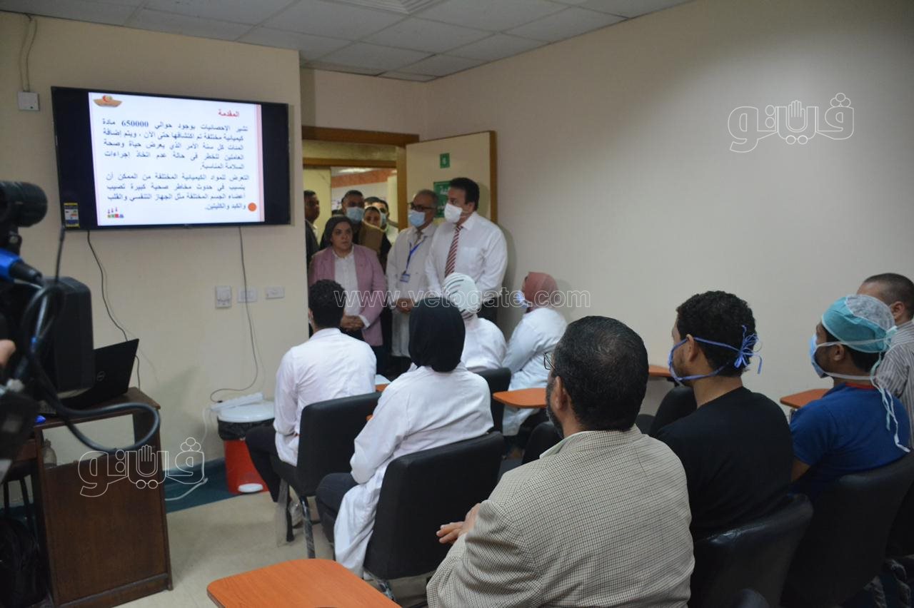 وزير الصحة يتفقد مستشفى الهرم التخصصي.. ويوجه بتطوير معامل مدارس التمريض (21)