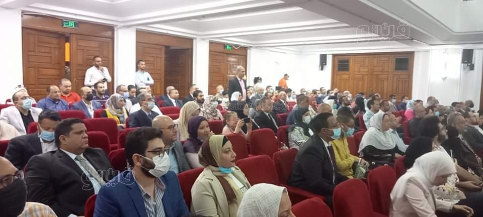 حسين خيري يكرم الأطباء المثاليين ضربوا نموذجًا في التضحية من أجل الوطن (2)