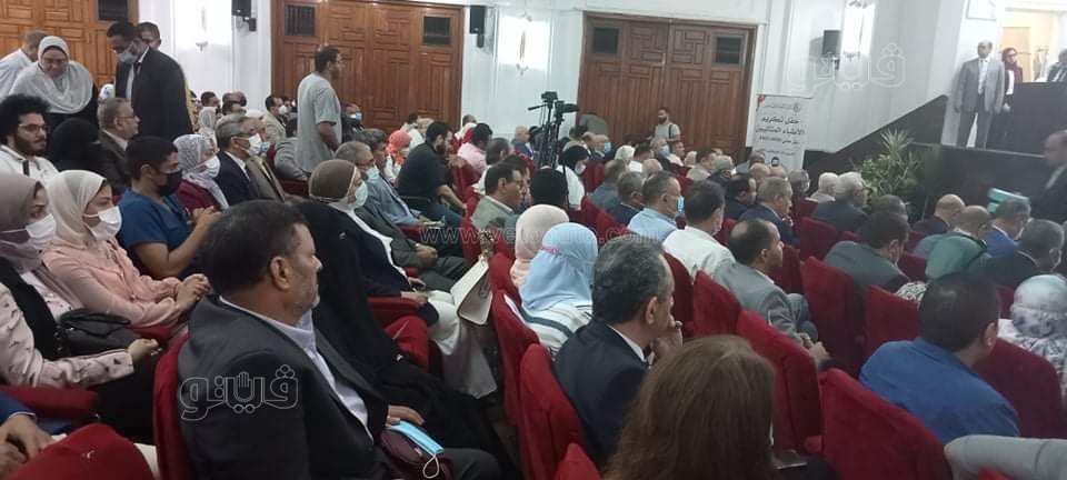 حسين خيري يكرم الأطباء المثاليين ضربوا نموذجًا في التضحية من أجل الوطن (7)