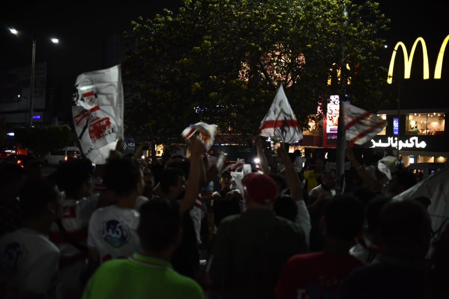 احتفالات جماهير الزمالك في جامعة الدول (8)