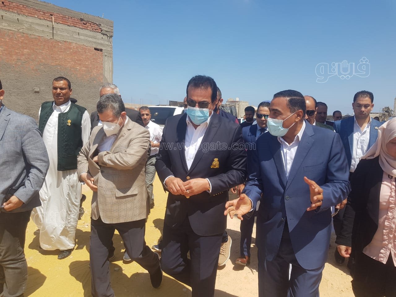 وزير التعليم العالي يتفقد إنشاءات حرم جامعة مطروح الجديد (1)