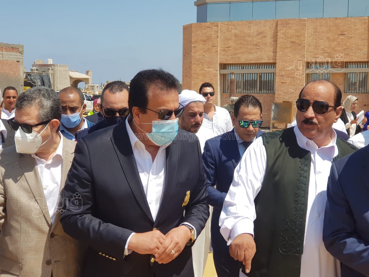 وزير التعليم العالي يتفقد إنشاءات حرم جامعة مطروح الجديد (5)