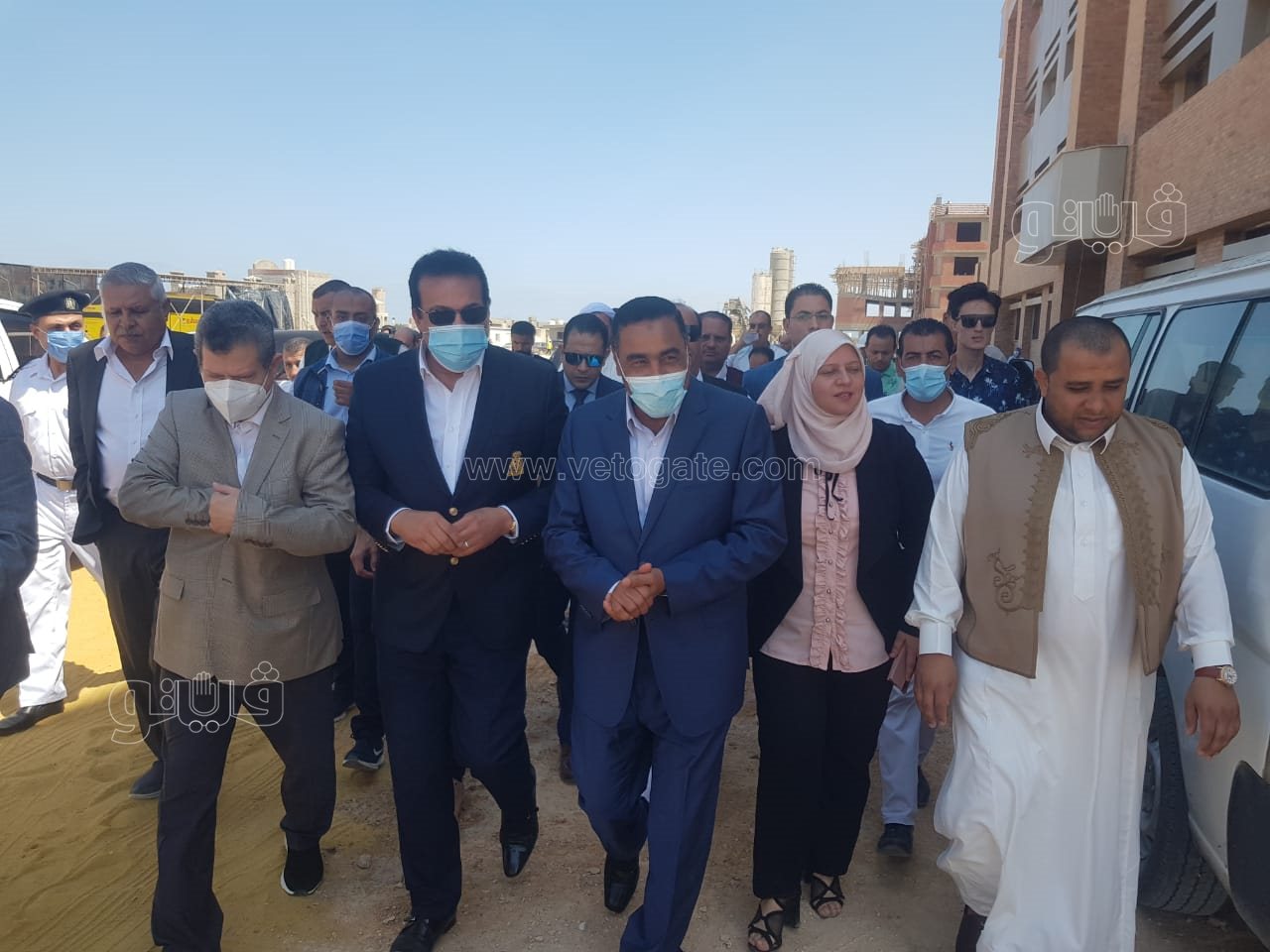 وزير التعليم العالي يتفقد إنشاءات حرم جامعة مطروح الجديد (6)