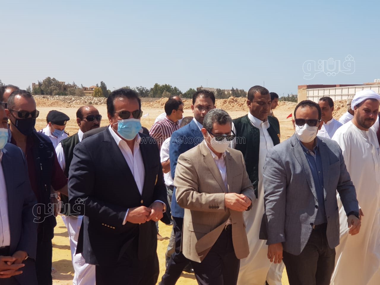 وزير التعليم العالي يتفقد إنشاءات حرم جامعة مطروح الجديد (8)
