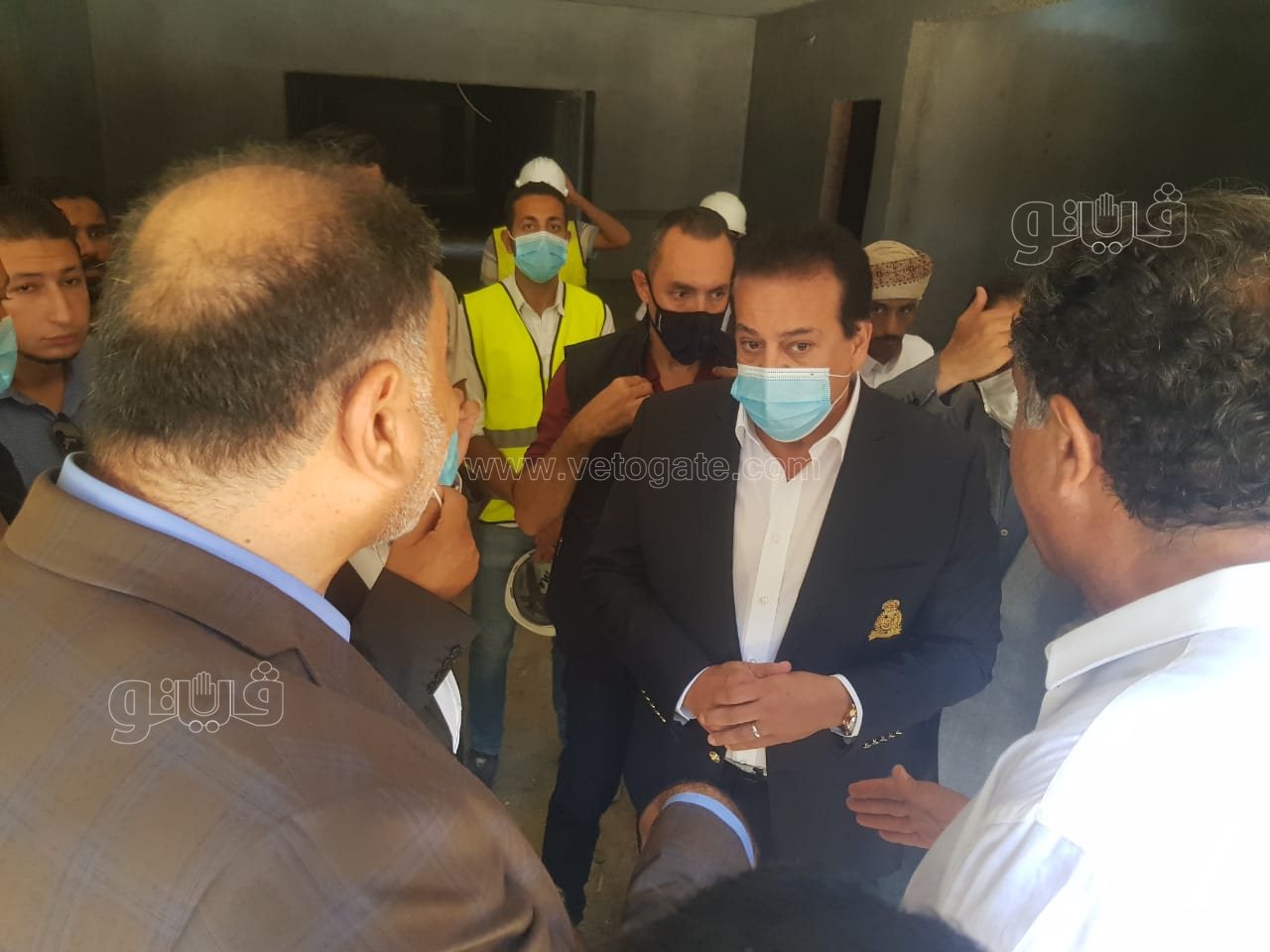 وزير التعليم العالي يتفقد إنشاءات حرم جامعة مطروح الجديد (13)