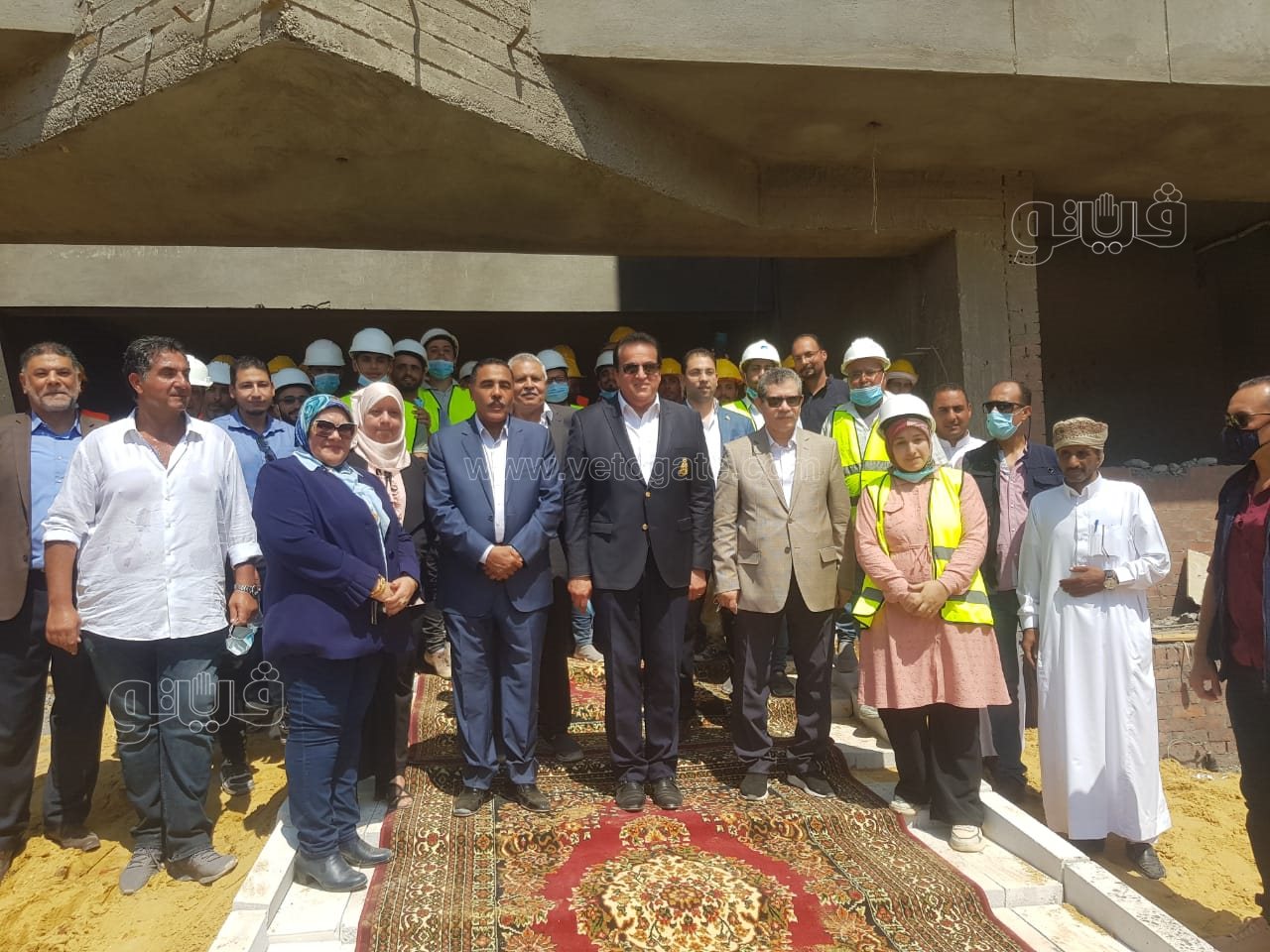 وزير التعليم العالي يتفقد إنشاءات حرم جامعة مطروح الجديد (14)