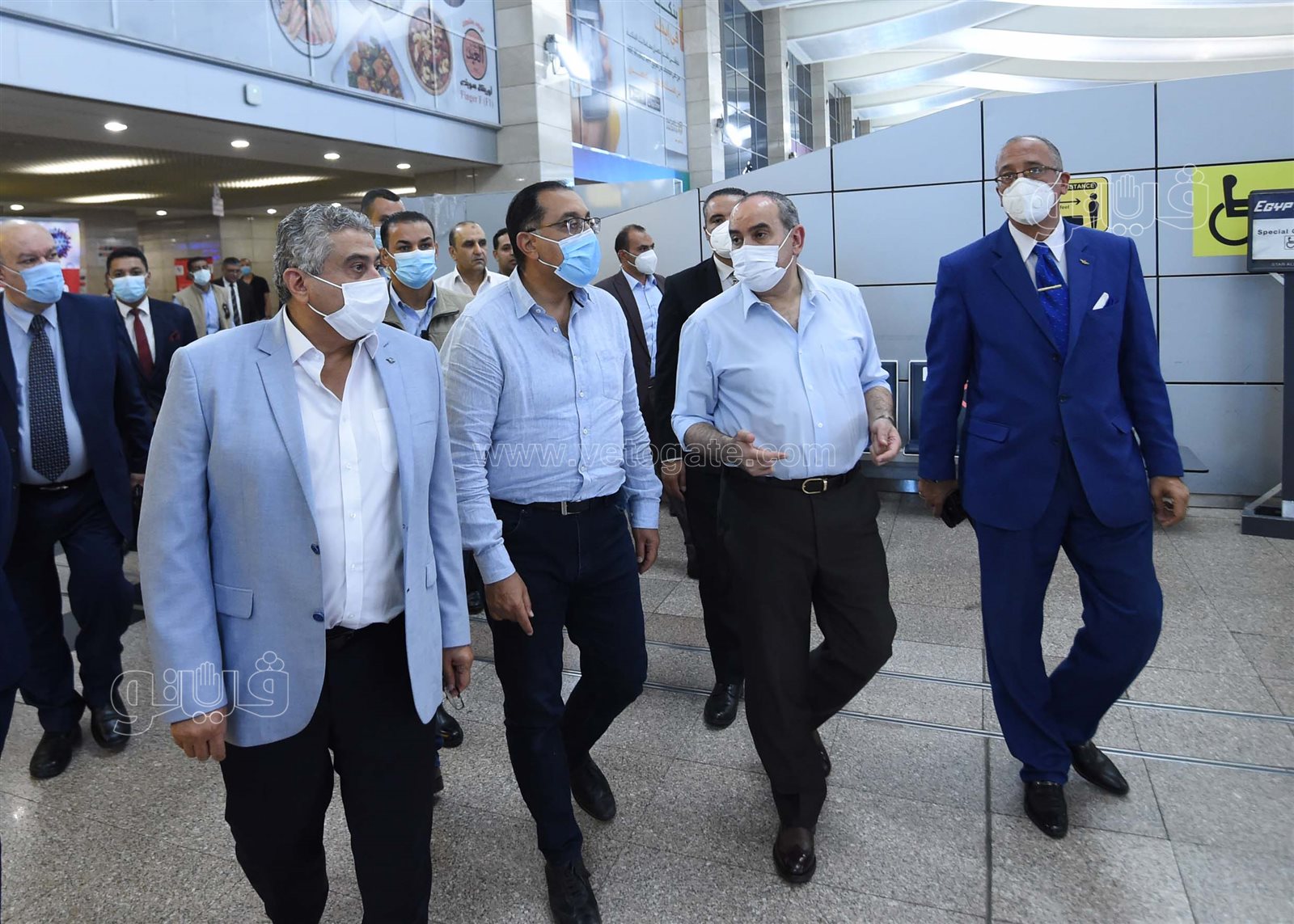 رئيس الوزراء يتفقد مبنى الركاب 2 و3 بمطار القاهرة للاطمئنان على السفر والوصول (5)