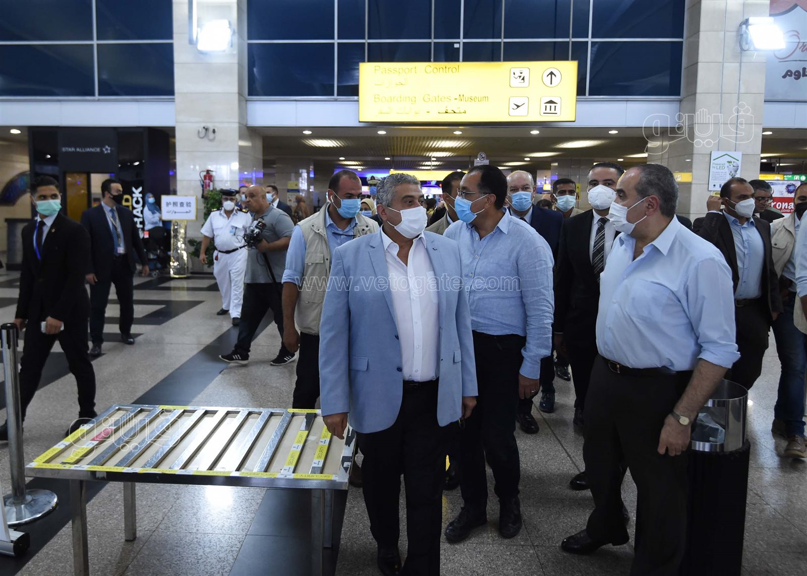 رئيس الوزراء يتفقد مبنى الركاب 2 و3 بمطار القاهرة للاطمئنان على السفر والوصول (6)