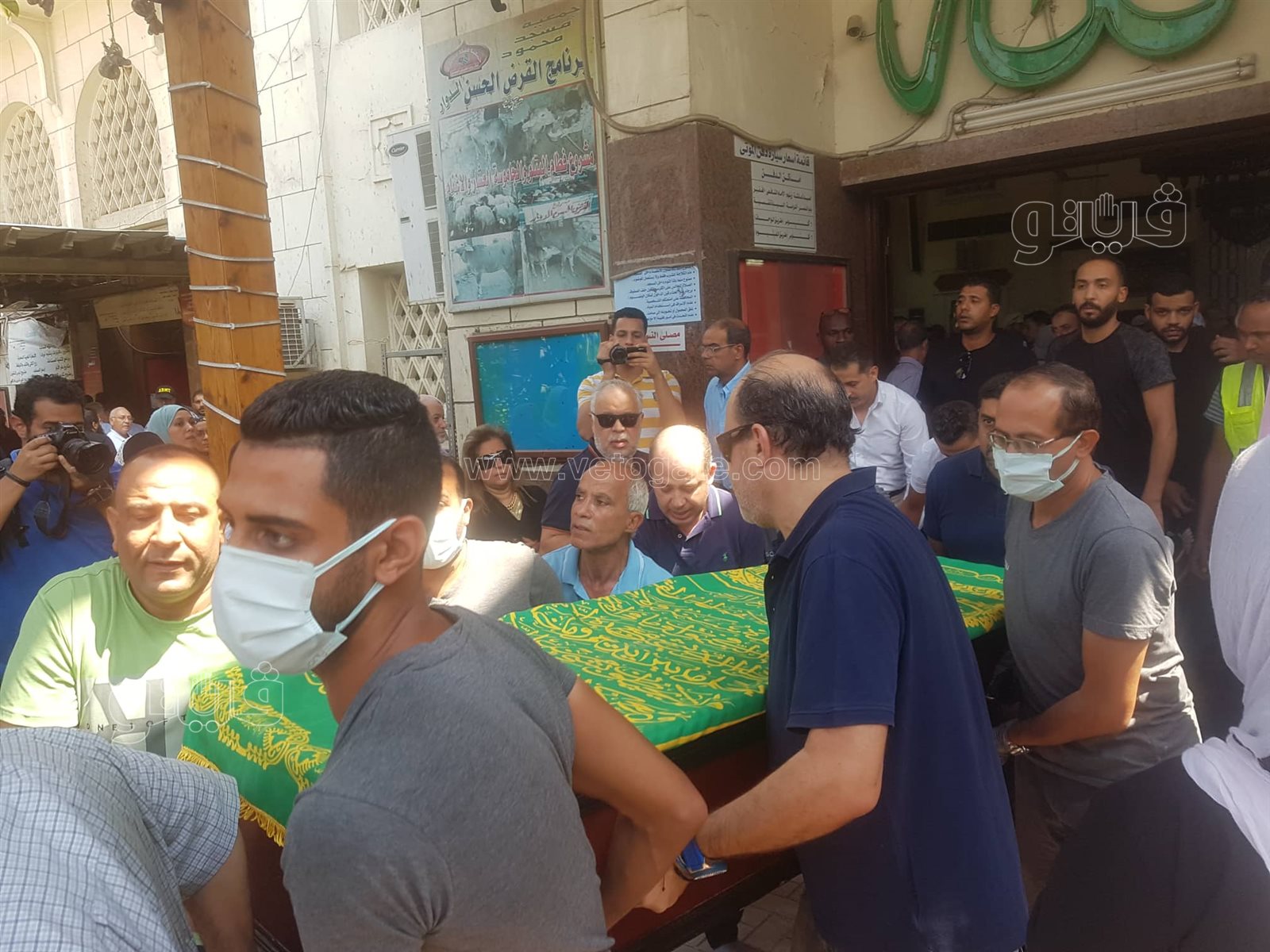 تشييع جثمان زوجة خالد زكي (7)