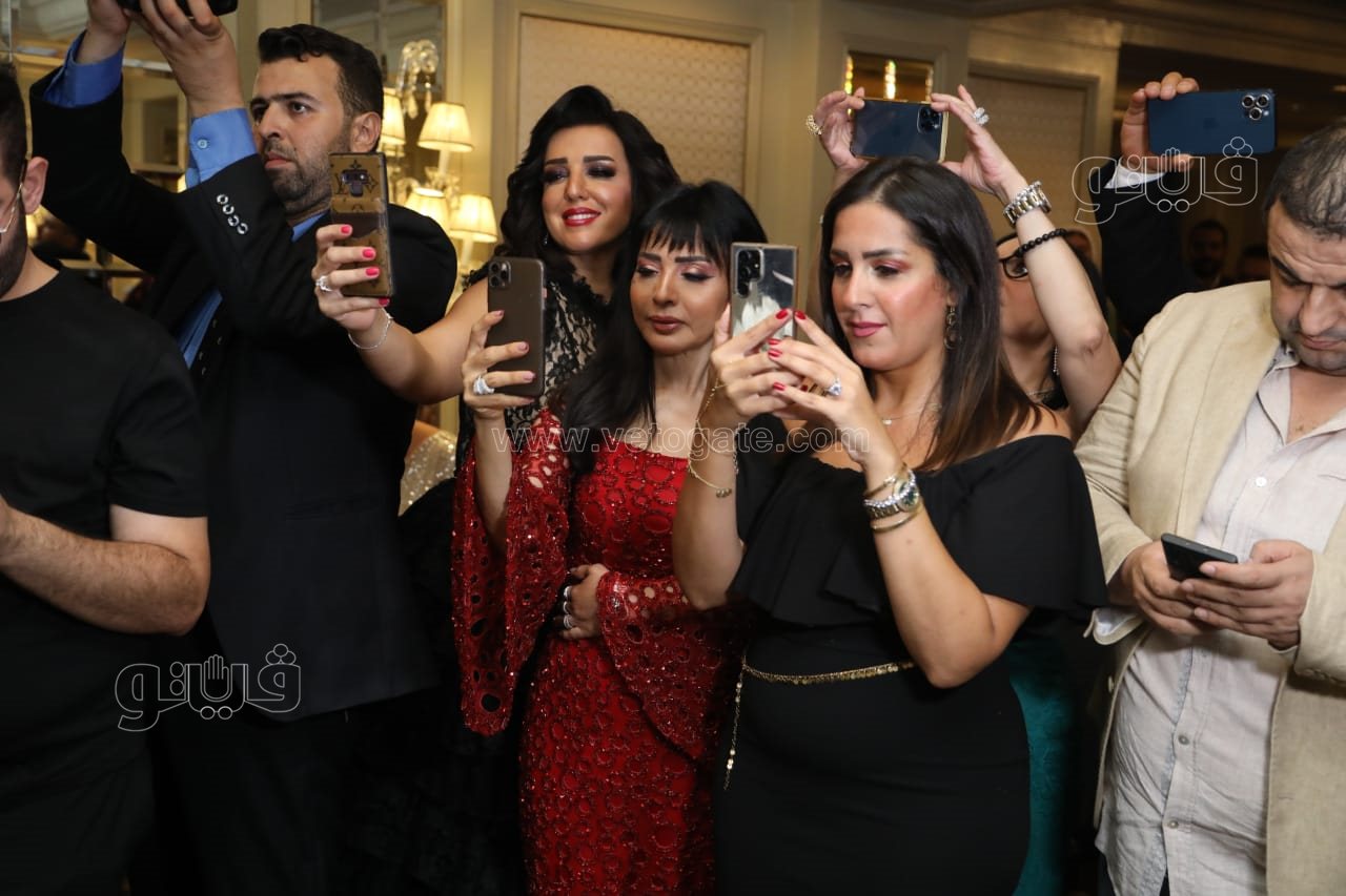 الكينج ونجوم الفن والإعلام يحتفلون بزفاف سالي عبد السلام ومؤمن الباز (2)