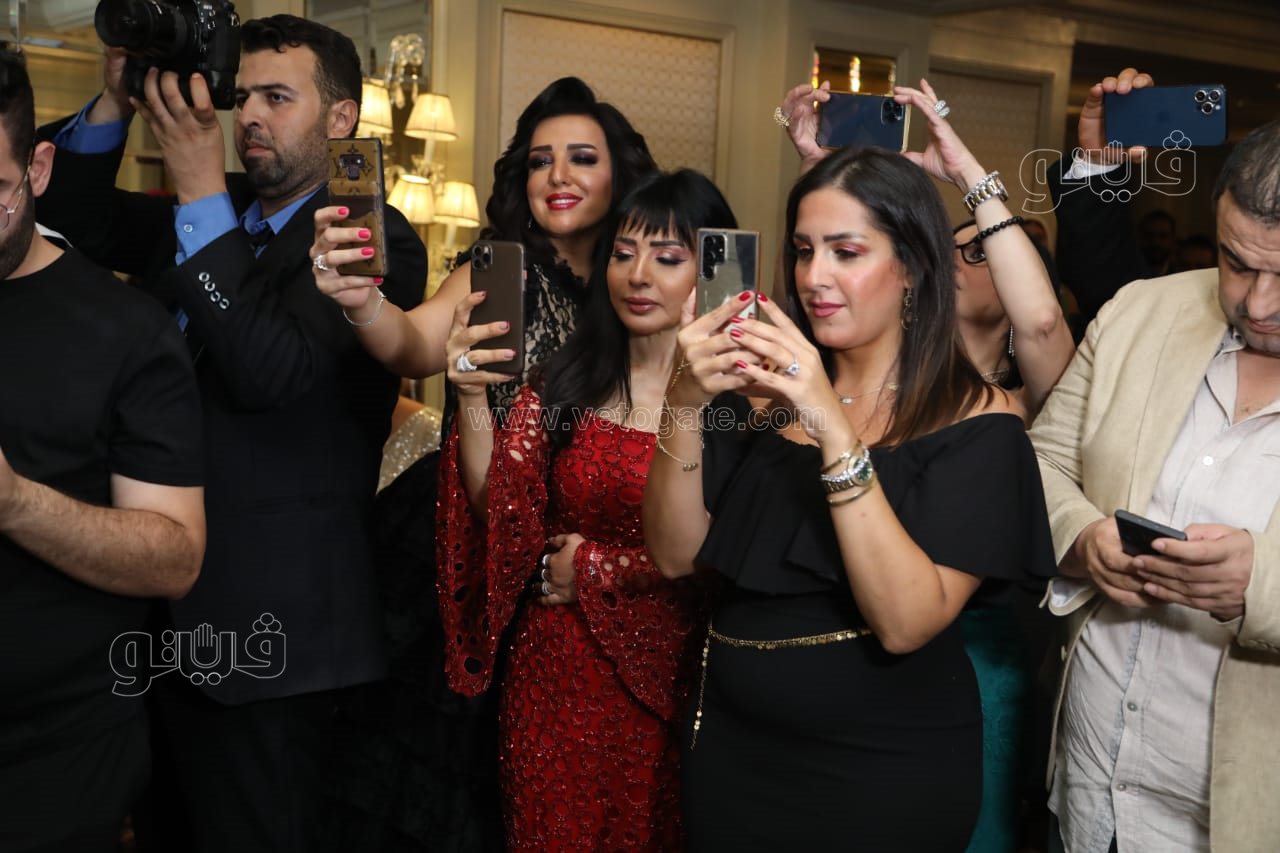 الكينج ونجوم الفن والإعلام يحتفلون بزفاف سالي عبد السلام ومؤمن الباز (3)