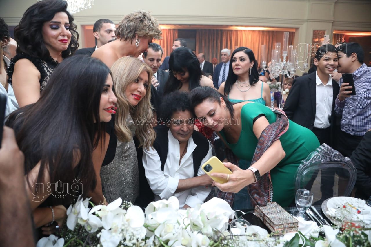 الكينج ونجوم الفن والإعلام يحتفلون بزفاف سالي عبد السلام ومؤمن الباز (23)