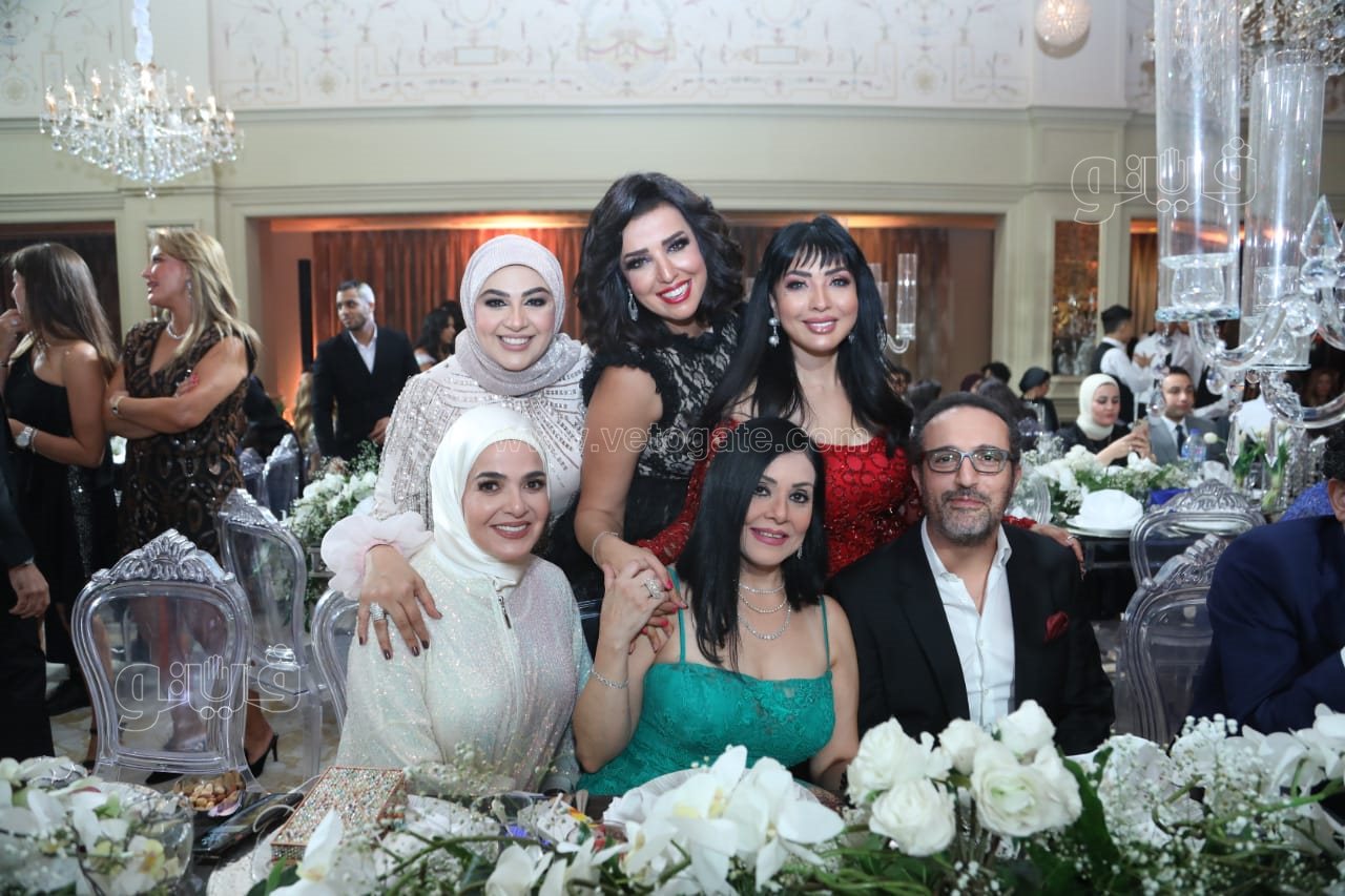 الكينج ونجوم الفن والإعلام يحتفلون بزفاف سالي عبد السلام ومؤمن الباز (44)