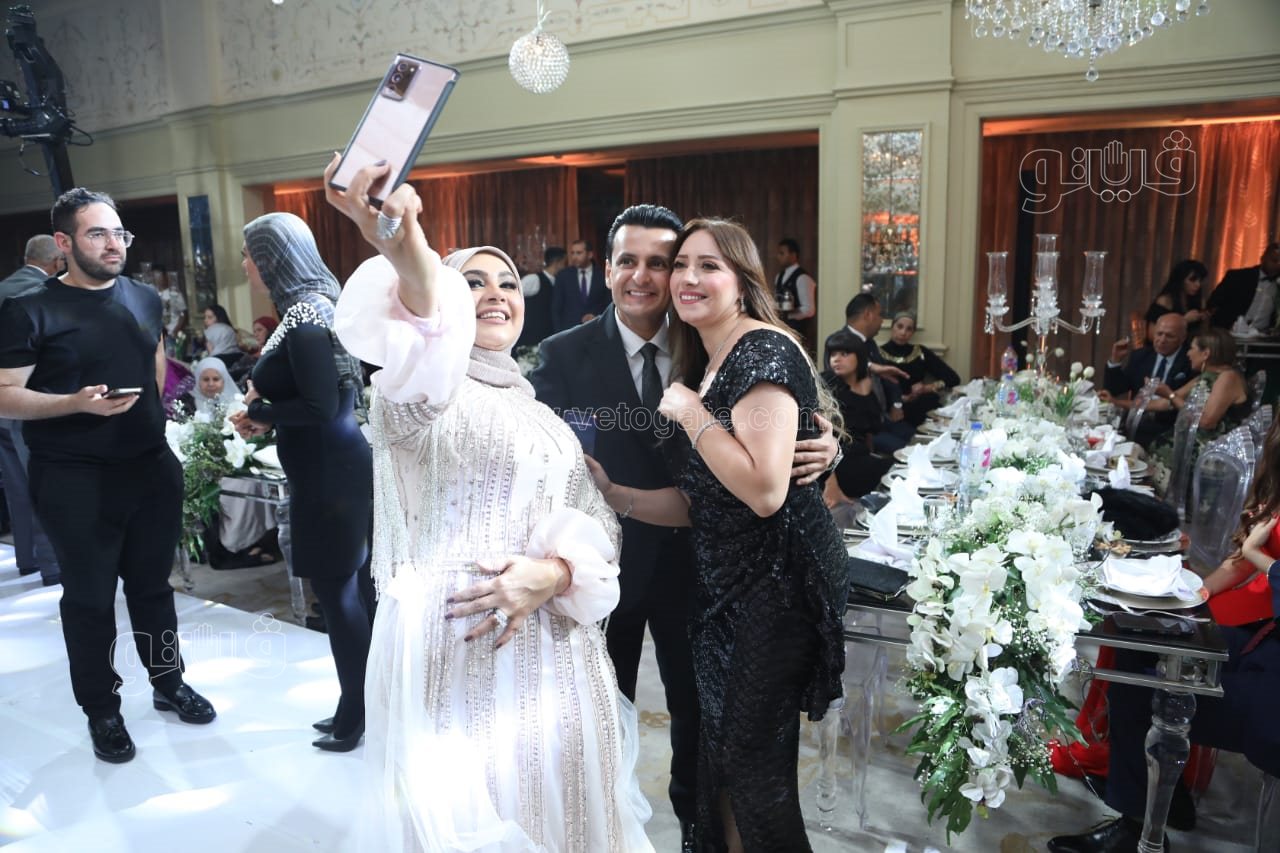 الكينج ونجوم الفن والإعلام يحتفلون بزفاف سالي عبد السلام ومؤمن الباز (51)