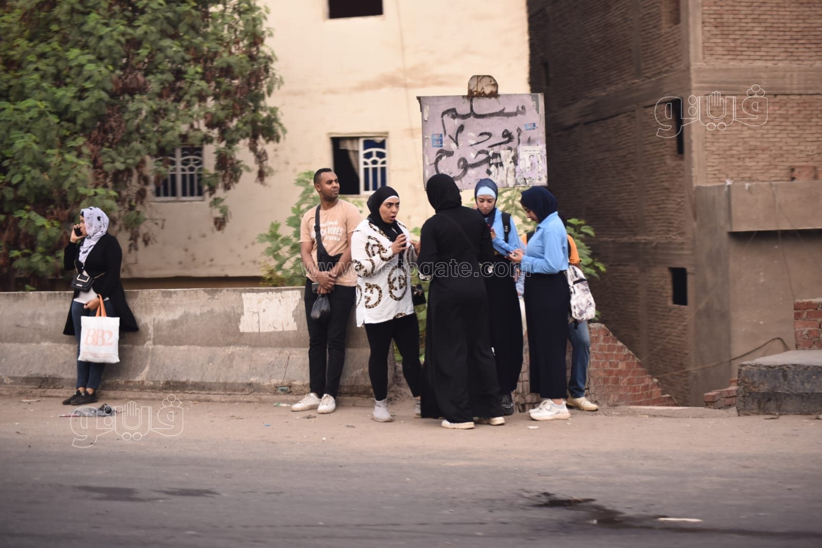 التلاميذ على أسوار الدائري.. شاهد طرق مواصلات الطلاب في أول أيام العام الدراسي (2)