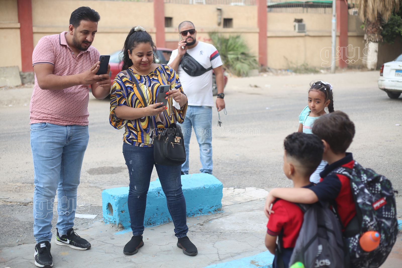 برفقة ذويهم.. توافد الطلاب على مدارس القاهرة (13)