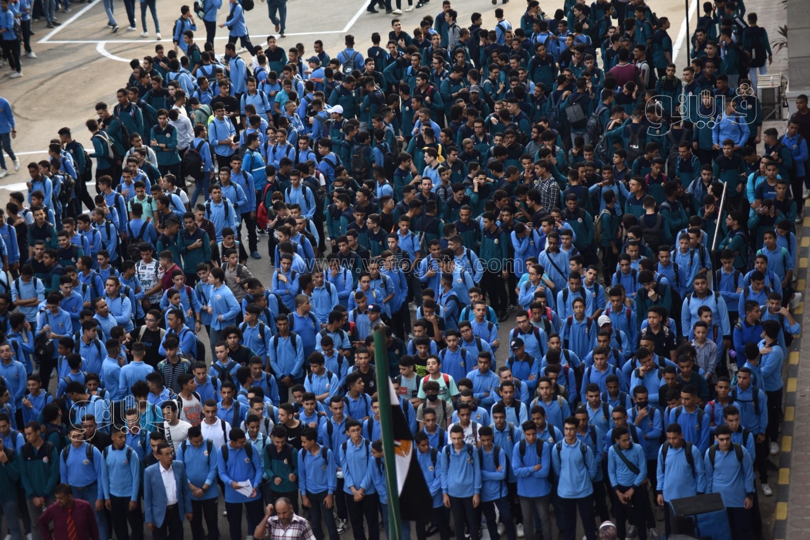 همة ونشاط.. طلاب مدرسية السعيدية يؤدون التمارين الرياضية بطابور الصباح (16)