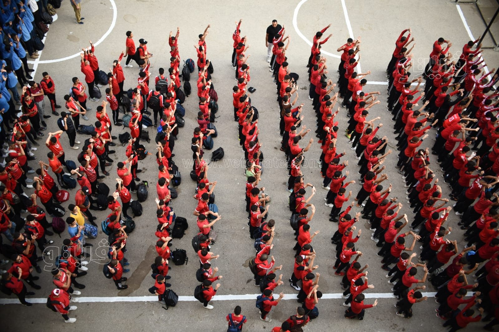 همة ونشاط.. طلاب مدرسية السعيدية يؤدون التمارين الرياضية بطابور الصباح (3)