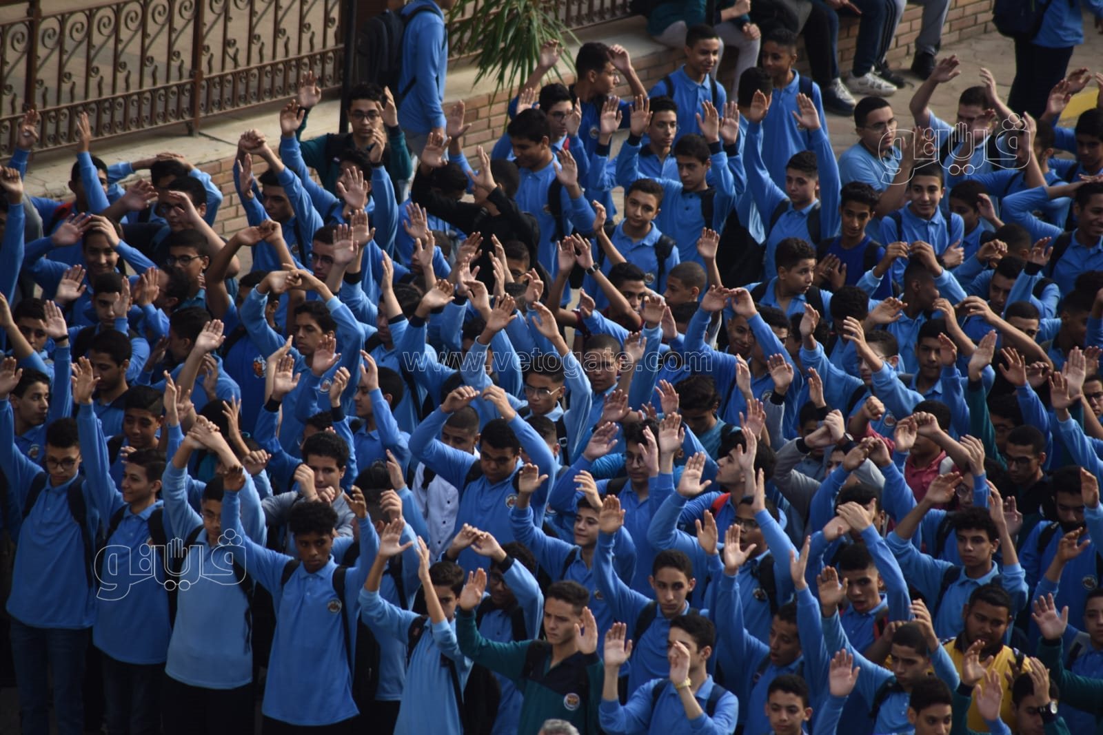 همة ونشاط.. طلاب مدرسية السعيدية يؤدون التمارين الرياضية بطابور الصباح (17)