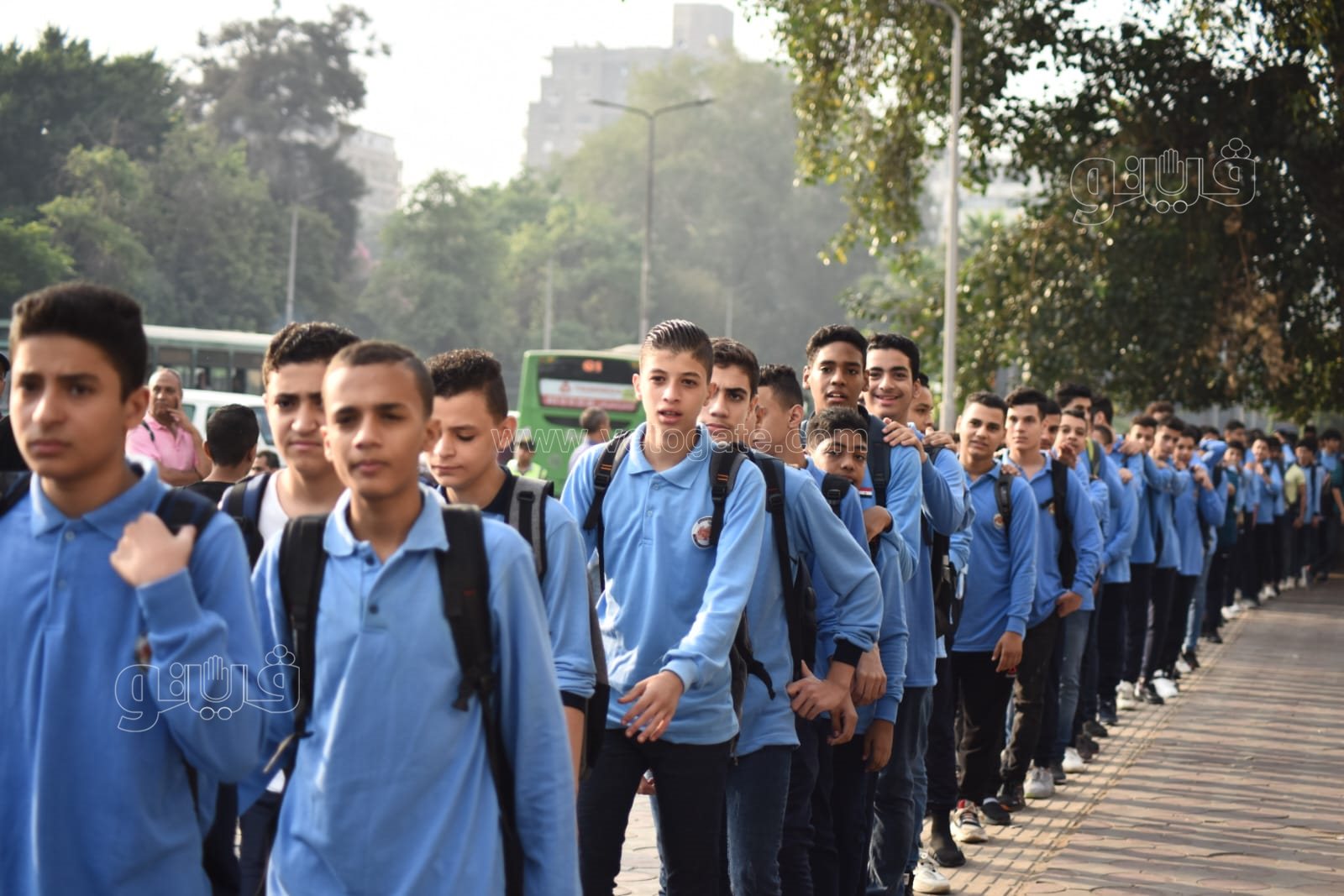 همة ونشاط.. طلاب مدرسية السعيدية يؤدون التمارين الرياضية بطابور الصباح (19)