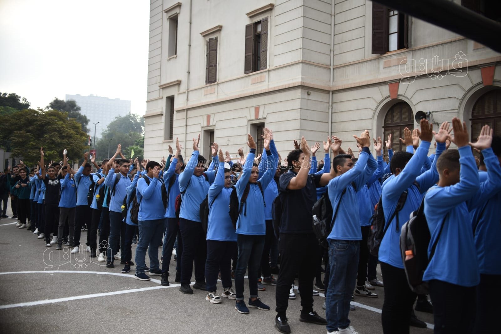 همة ونشاط.. طلاب مدرسية السعيدية يؤدون التمارين الرياضية بطابور الصباح (29)