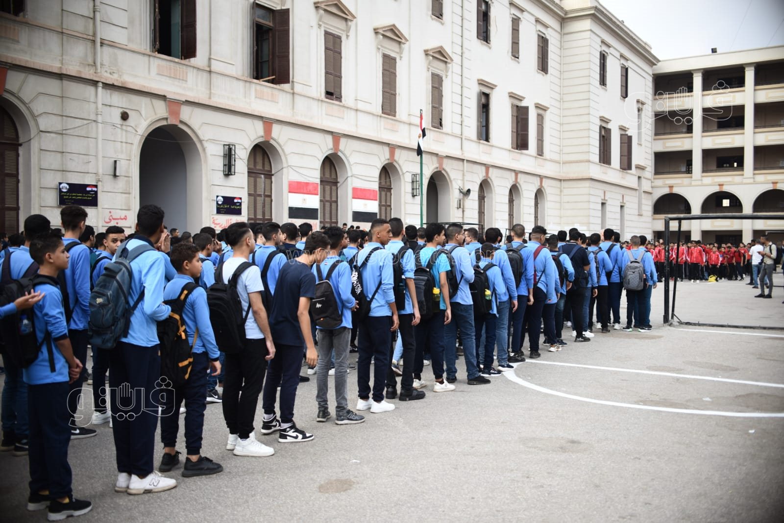 همة ونشاط.. طلاب مدرسية السعيدية يؤدون التمارين الرياضية بطابور الصباح (1)