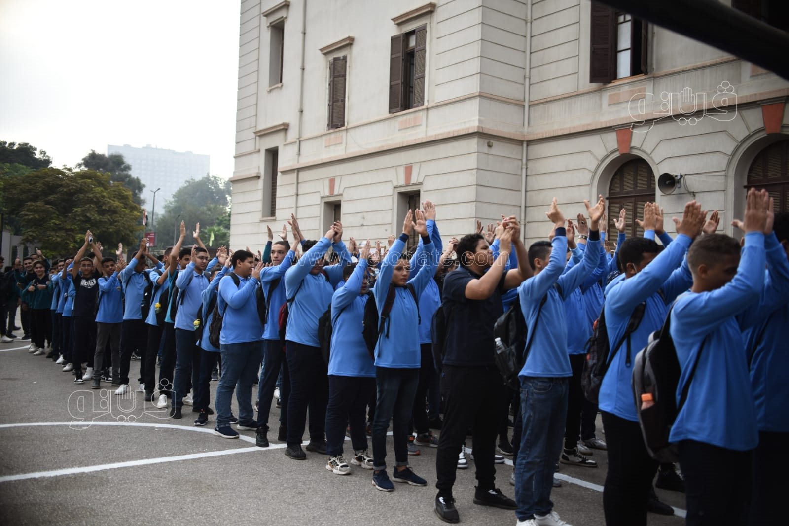 همة ونشاط.. طلاب مدرسية السعيدية يؤدون التمارين الرياضية بطابور الصباح (21)