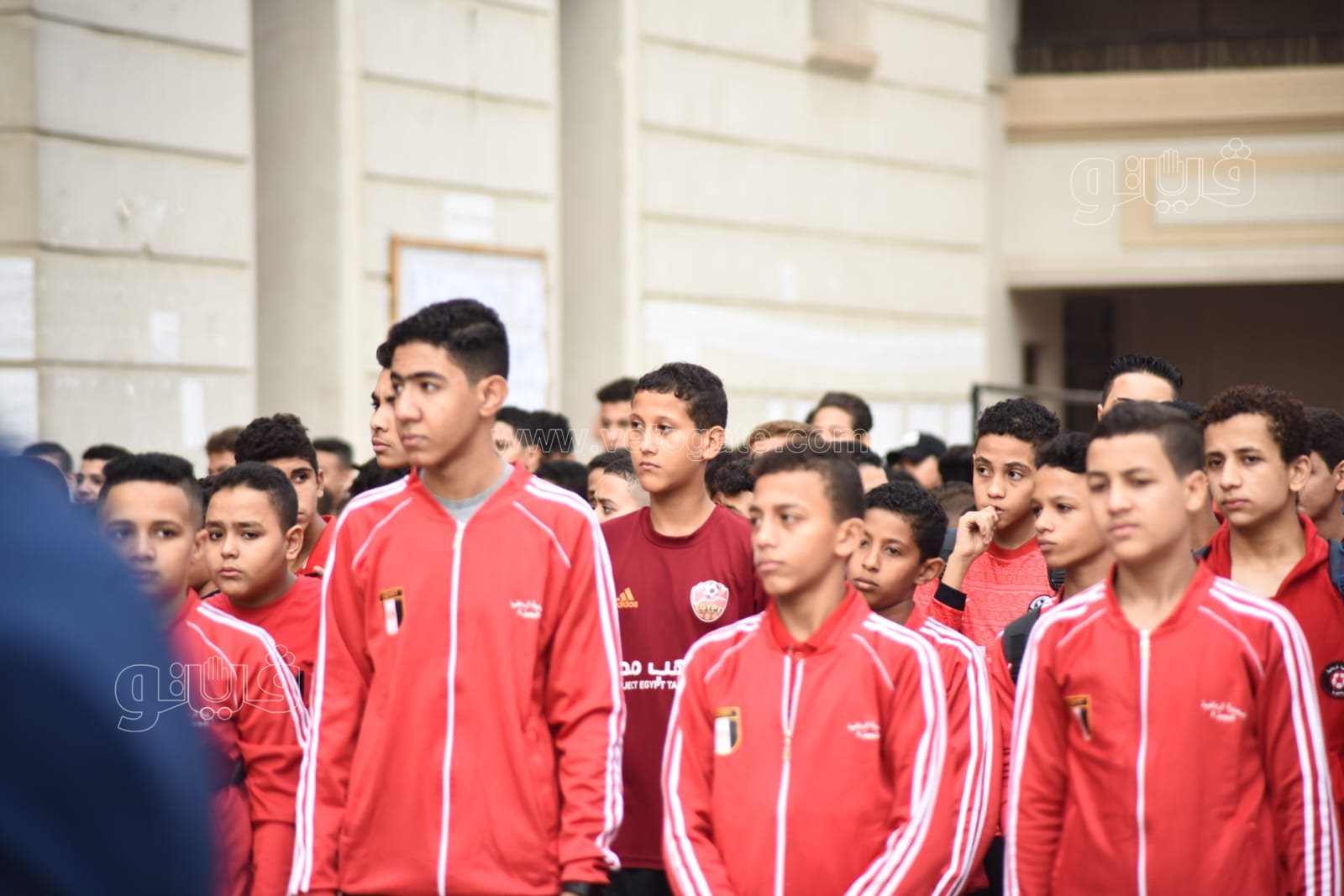 همة ونشاط.. طلاب مدرسية السعيدية يؤدون التمارين الرياضية بطابور الصباح (8)