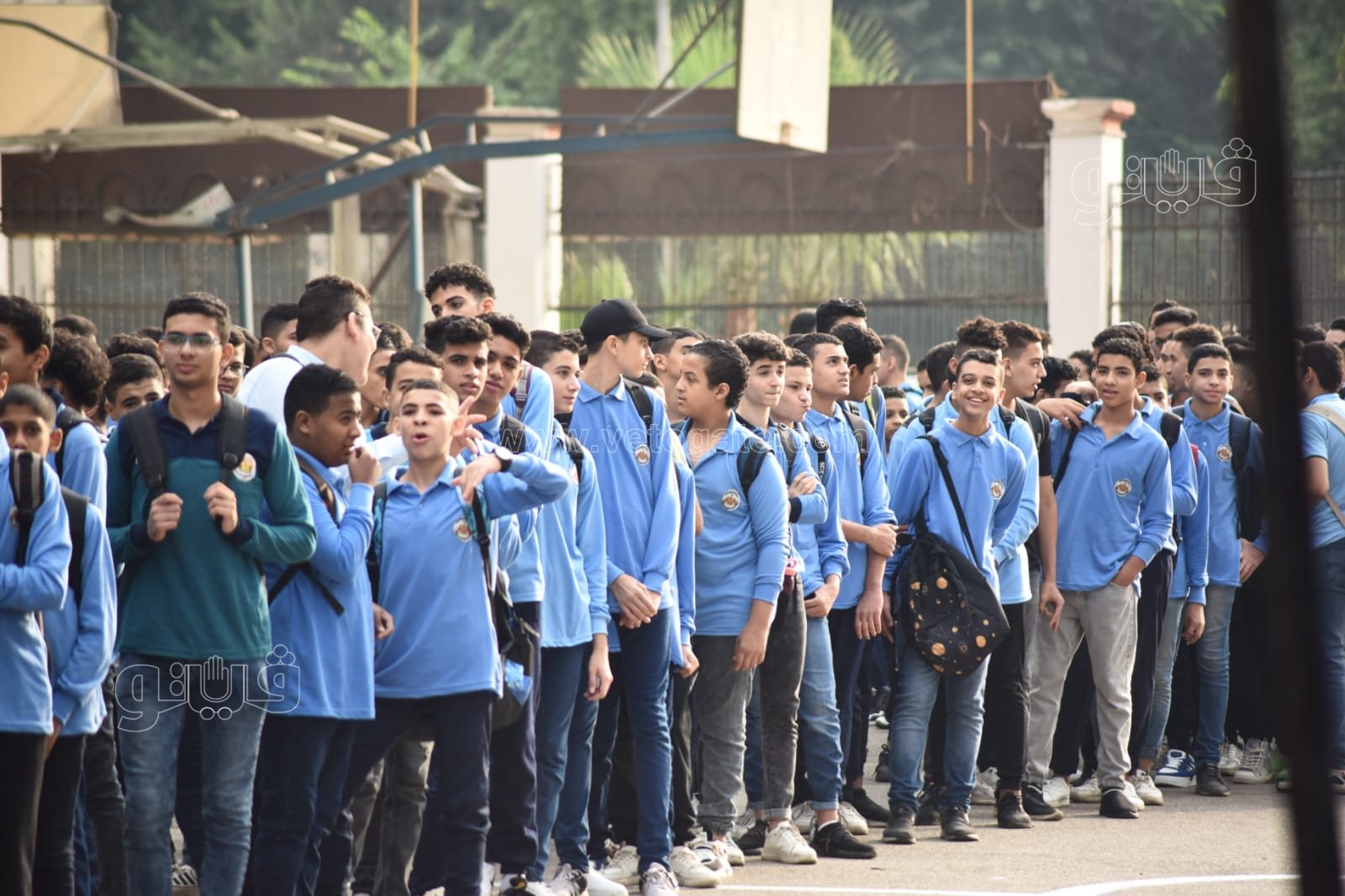 همة ونشاط.. طلاب مدرسية السعيدية يؤدون التمارين الرياضية بطابور الصباح (33)