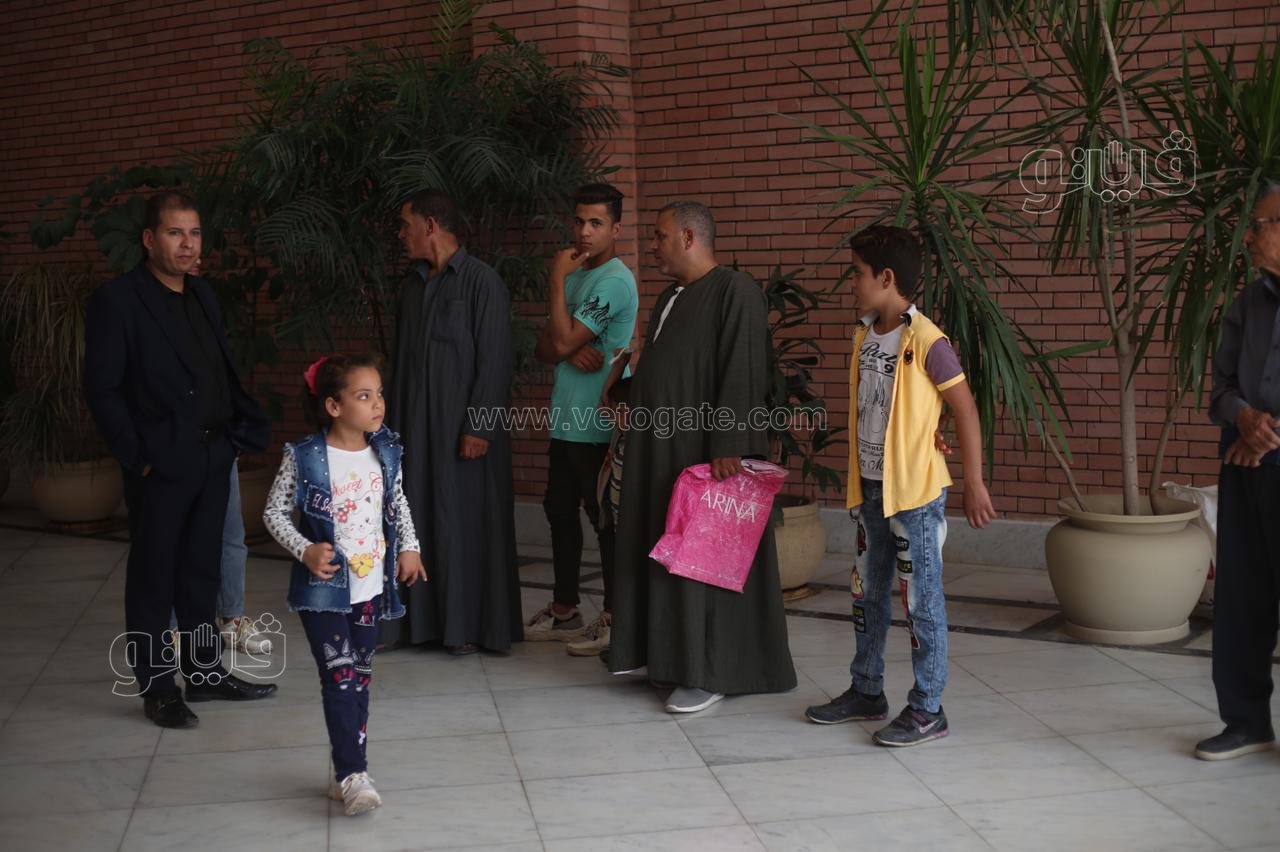  احتفال المواطنين بذكرى نصر أكتوبر أمام قبر مبارك (16)