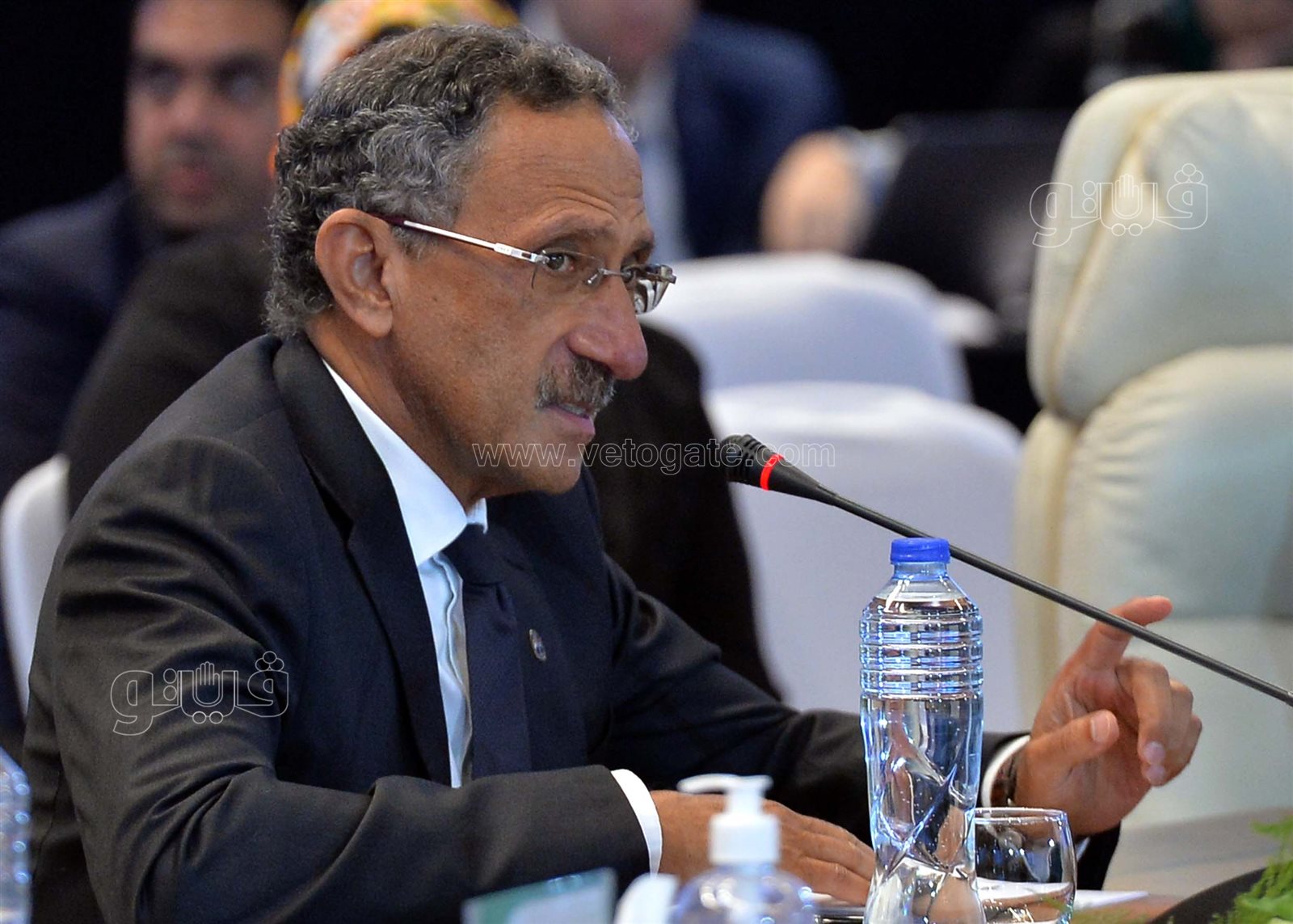  الجلسة الأولى للمؤتمر الاقتصادي (1)