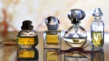 حكم استخدام الطيب والعطر في نهار رمضان، فيتو