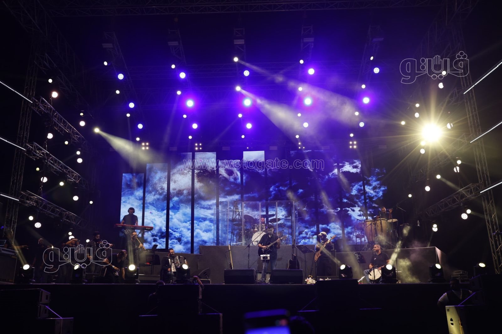 حمزة نمرة يتألق في حفله بالمنارة (11)