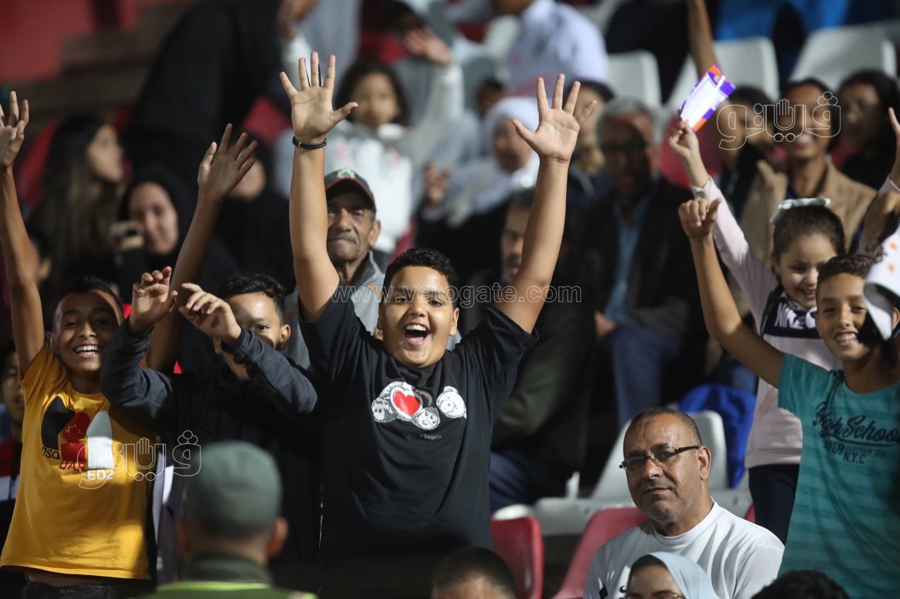 الجيش الملكي وديترمين جيرلز (4)