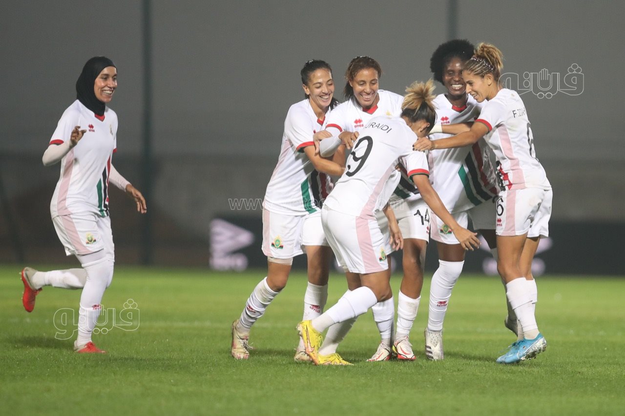 الجيش الملكي وديترمين جيرلز (5)