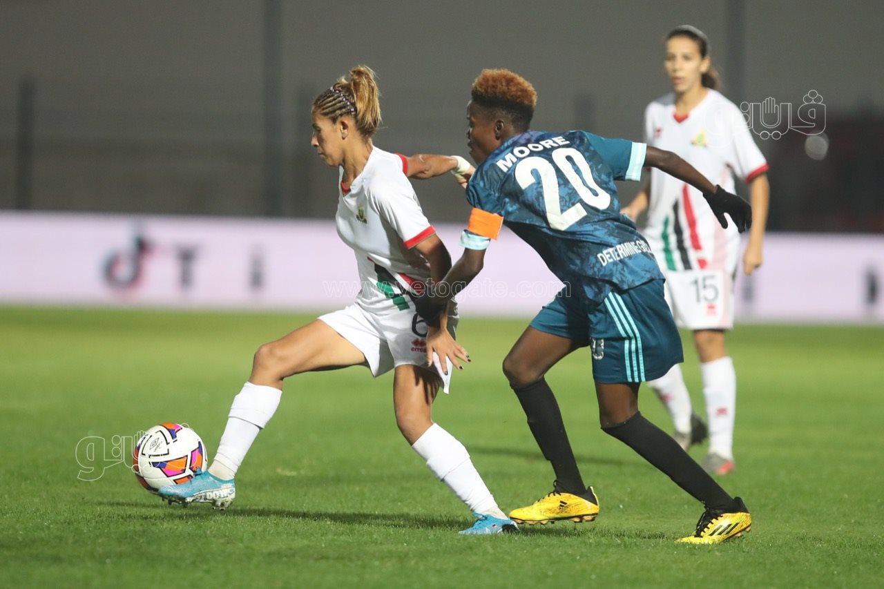 الجيش الملكي وديترمين جيرلز (9)