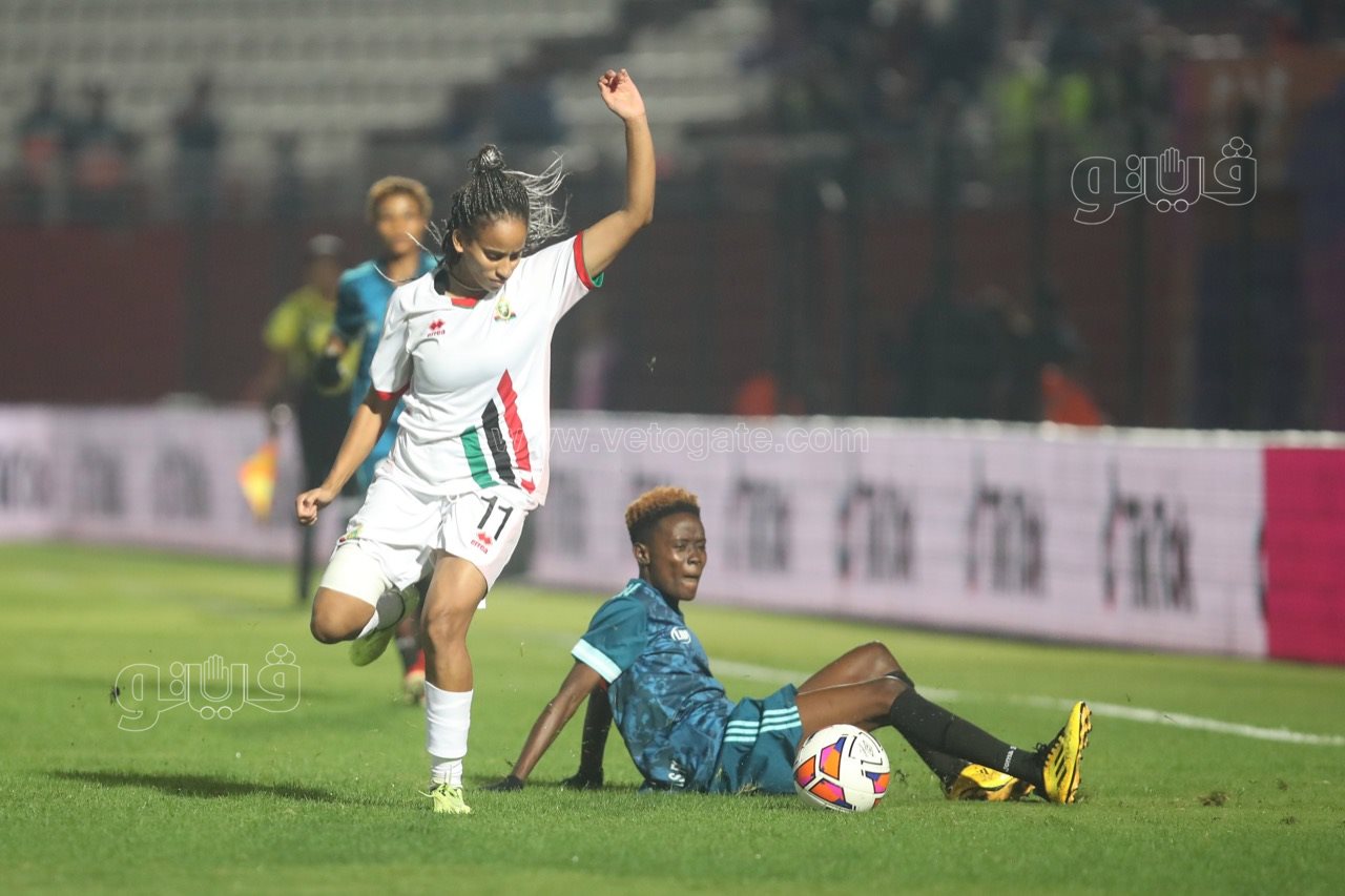 الجيش الملكي وديترمين جيرلز (12)