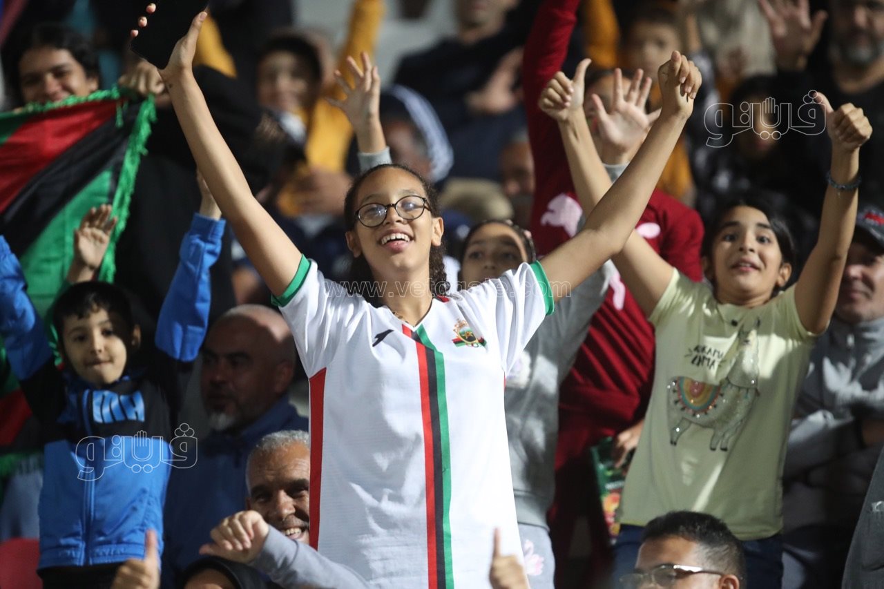 الجيش الملكي وديترمين جيرلز (17)