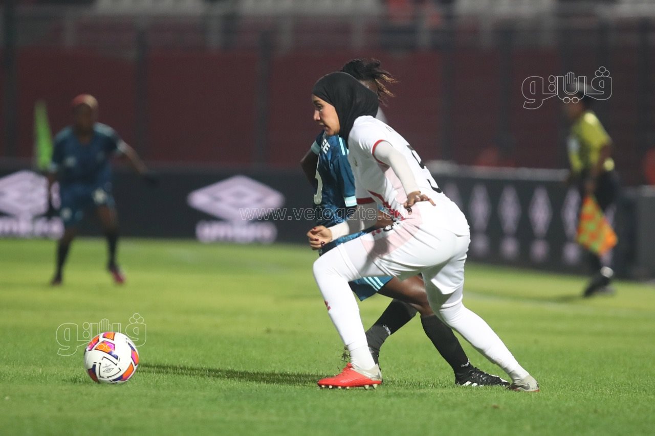 الجيش الملكي وديترمين جيرلز (21)