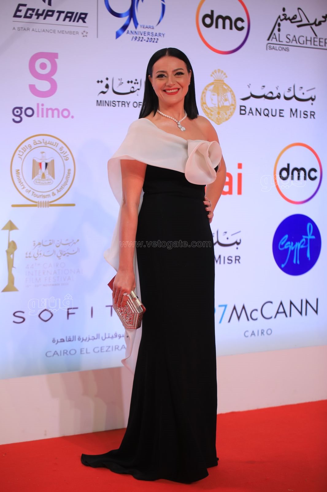 أبرز إطلالات نجمات الفن على ريد كاربت ختام القاهرة السينمائي (4)