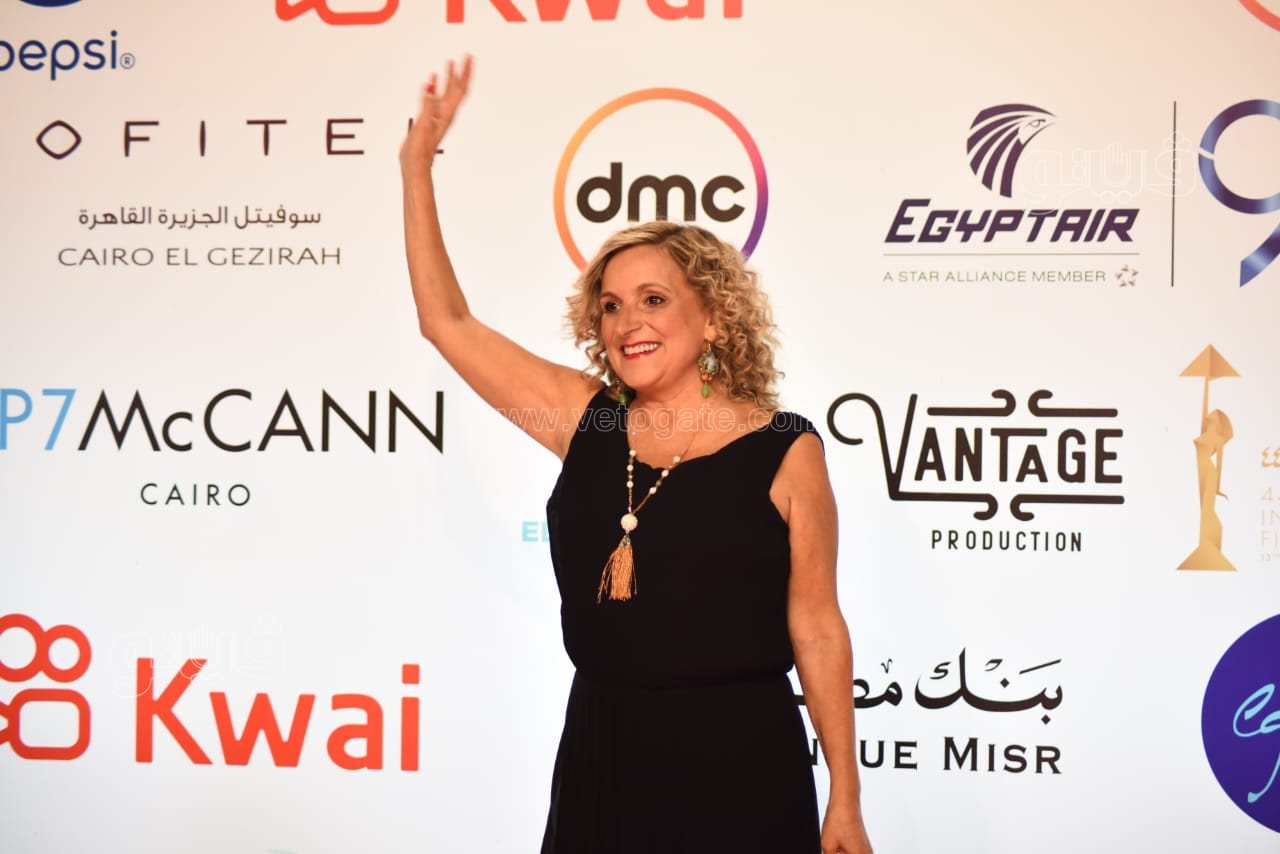 أبرز إطلالات نجمات الفن على ريد كاربت ختام القاهرة السينمائي (5)