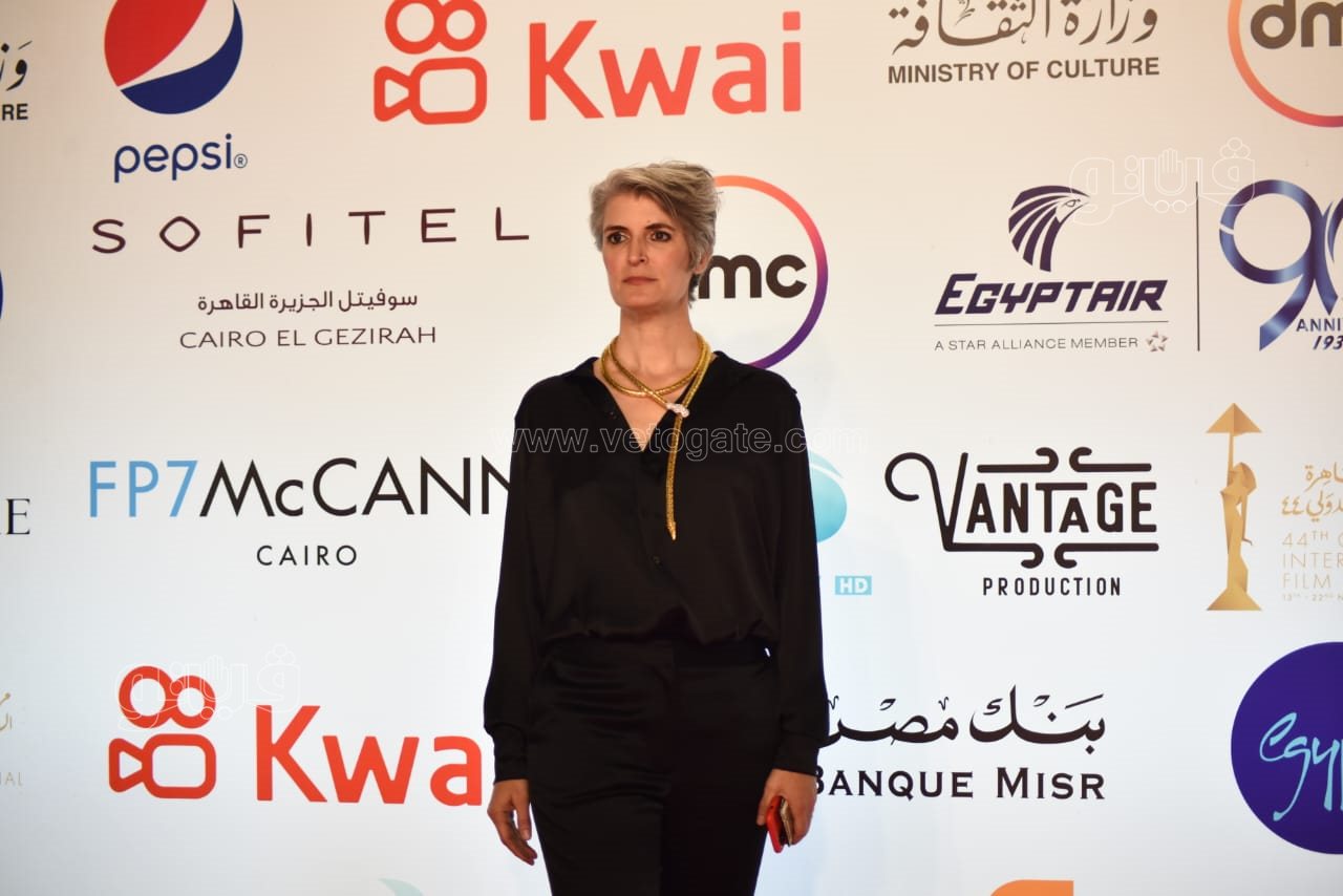 أبرز إطلالات نجمات الفن على ريد كاربت ختام القاهرة السينمائي (10)