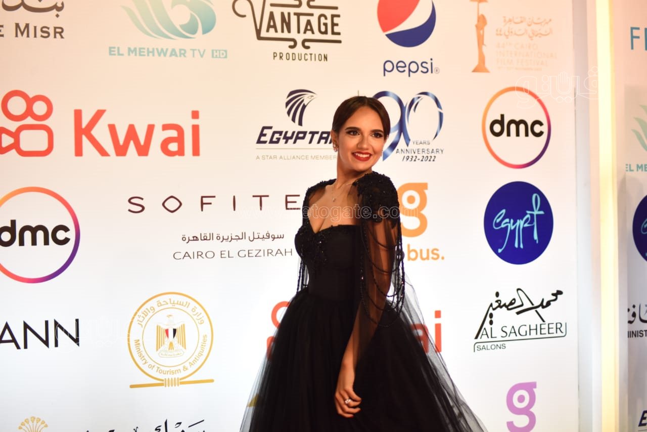 أبرز إطلالات نجمات الفن على ريد كاربت ختام القاهرة السينمائي (14)