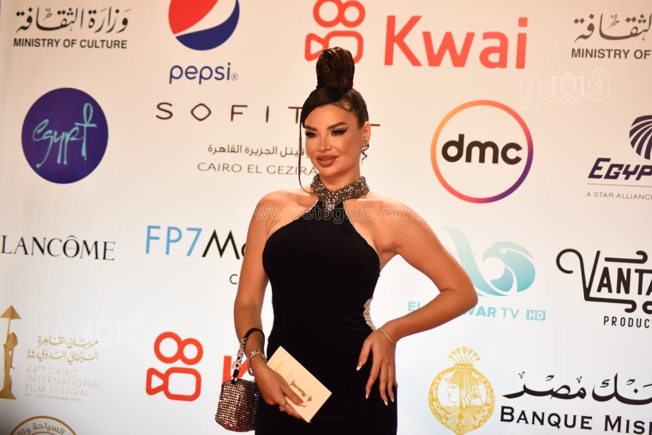 أبرز إطلالات نجمات الفن على ريد كاربت ختام القاهرة السينمائي (25)