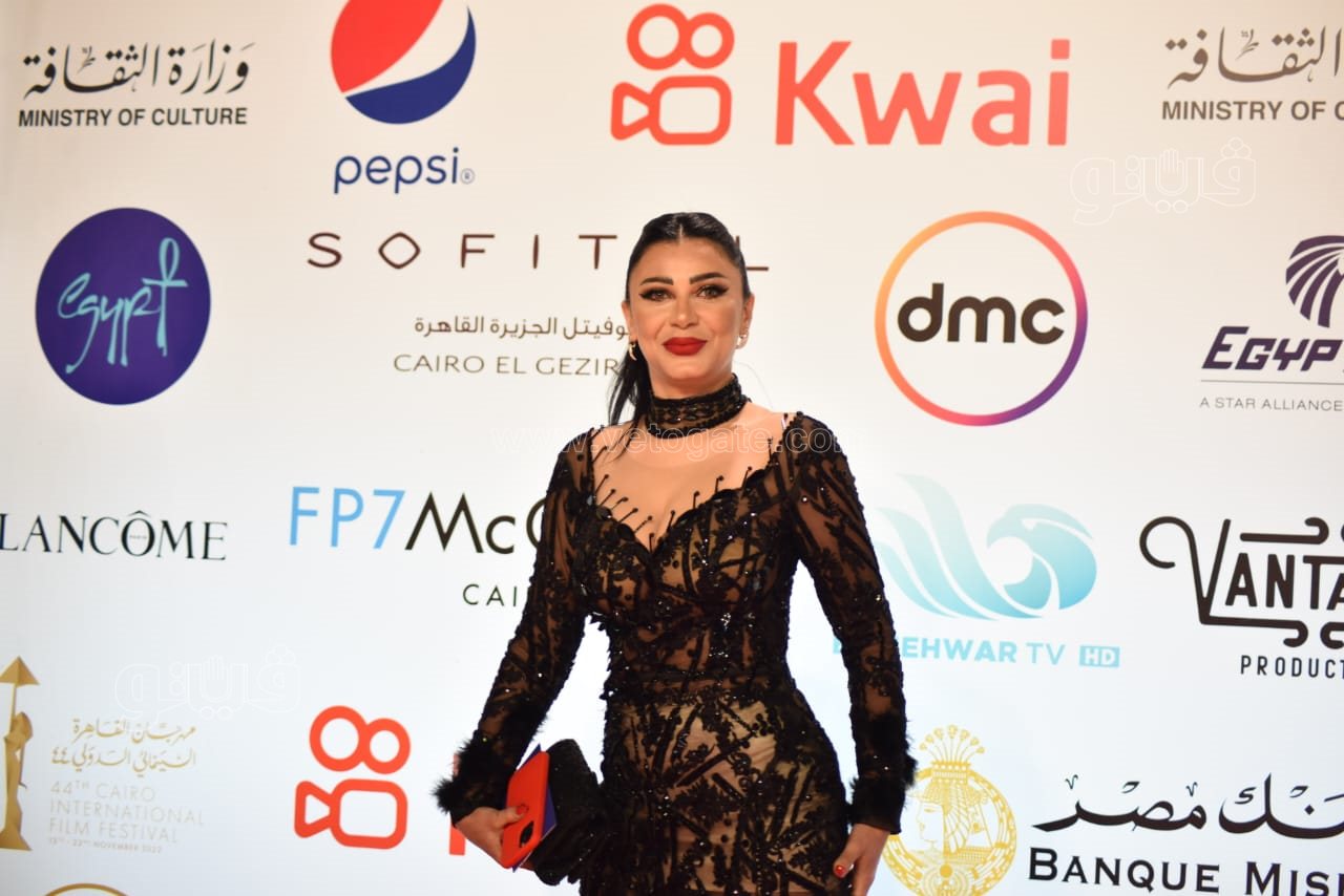 أبرز إطلالات نجمات الفن على ريد كاربت ختام القاهرة السينمائي (28)